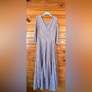 Elegant Lace Patterned Dress